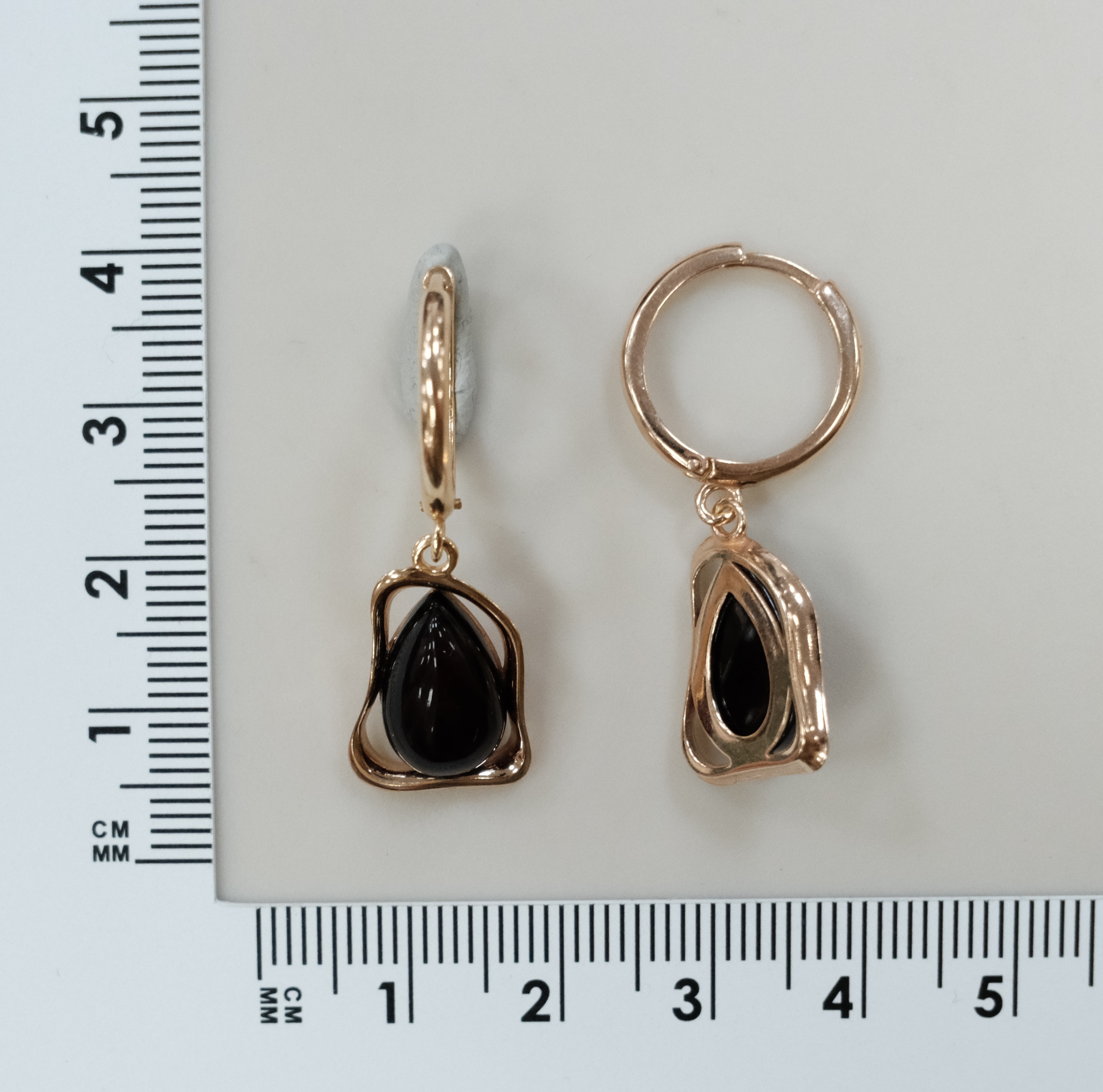 Серебряные серьги с янтарем